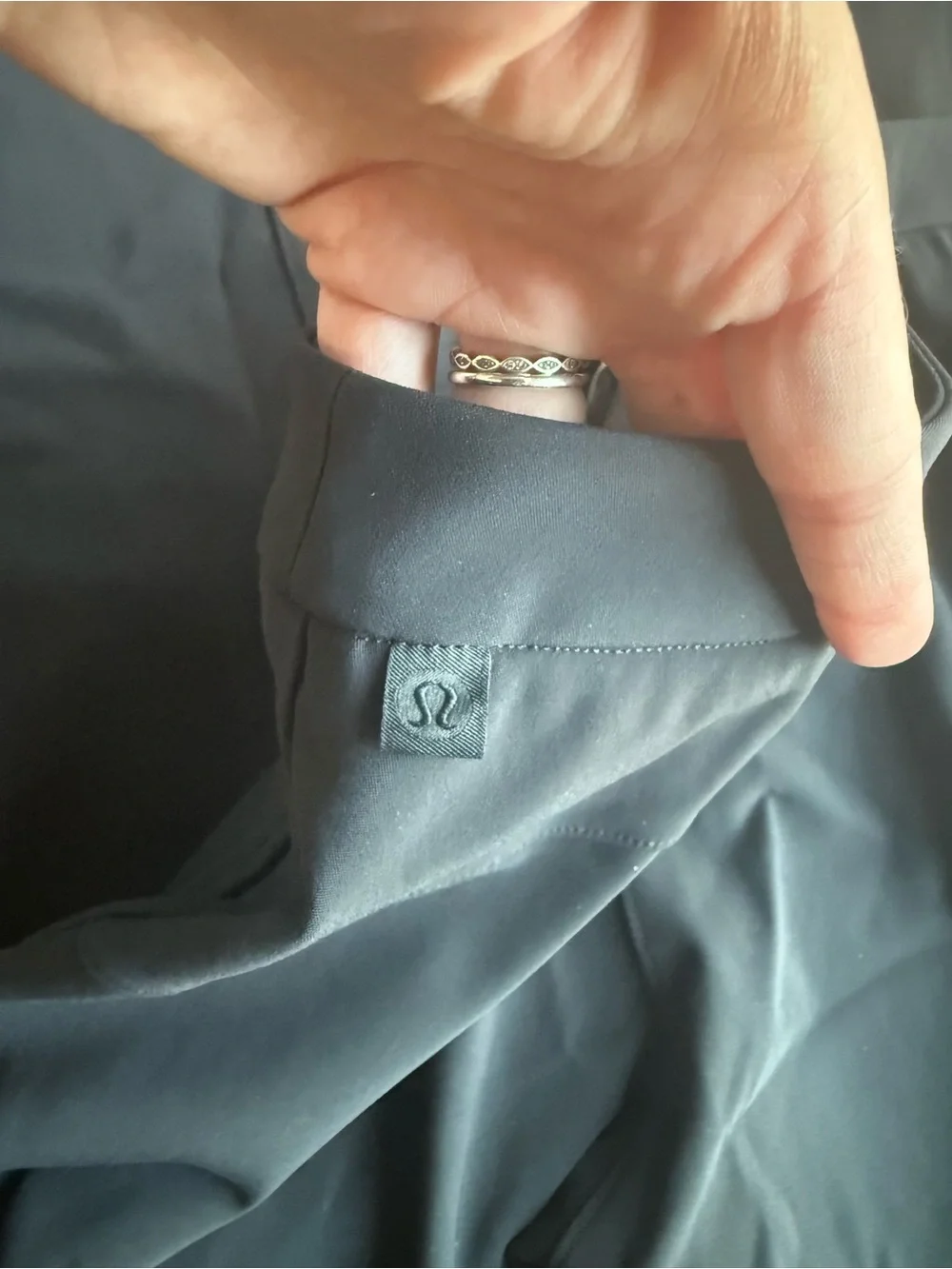 lululemon athletica womens Straight-Leg black Pants size 4